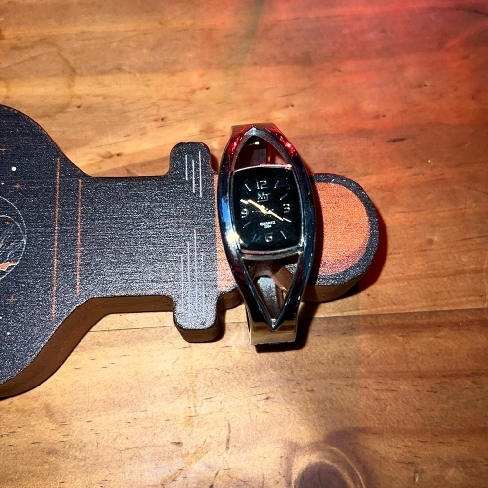 Vintage watch just needs a battery
